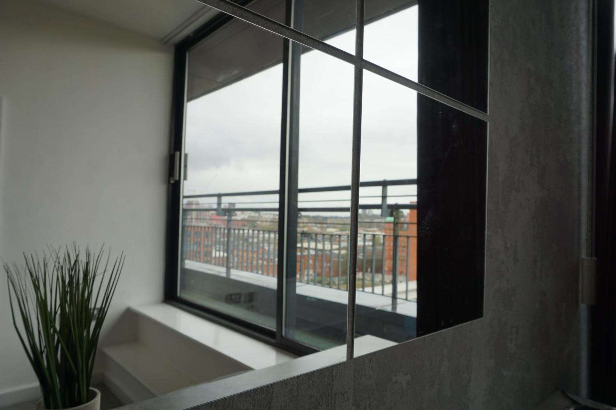 Penthouse - Amazing City Skyline Views - Free Parking - Balcony - Utilita Arena - New St Station - Bullring Shopping Birmingham Exterior photo